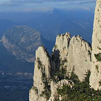 topo d'escalade de la falaises des Petites Pucelles près de Grenoble.
